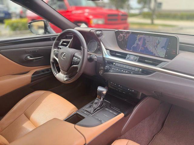 2019 Lexus ES Vehicle Photo in DELRAY BEACH, FL 33483-3294