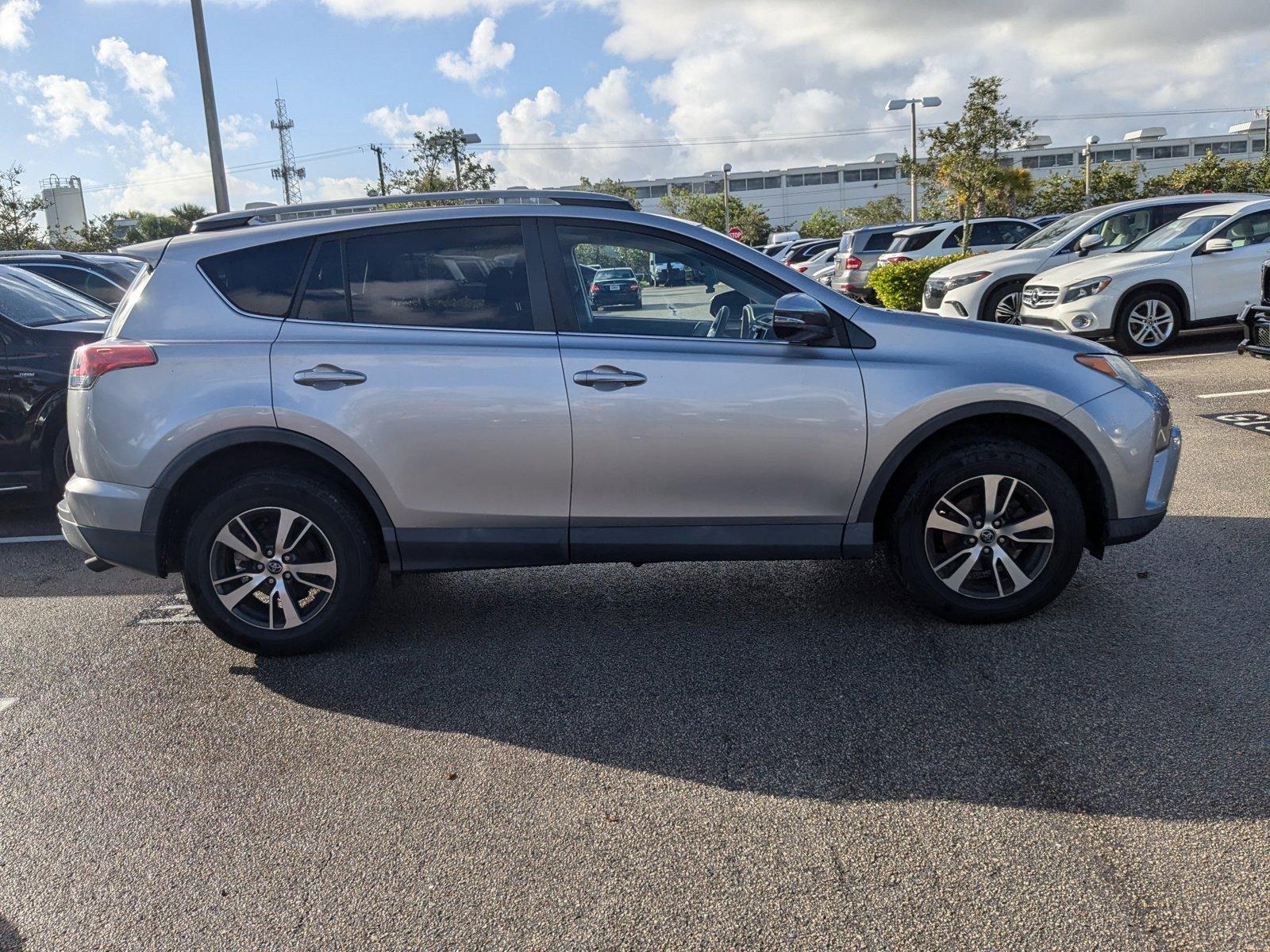 2017 Toyota RAV4 Vehicle Photo in Miami, FL 33169