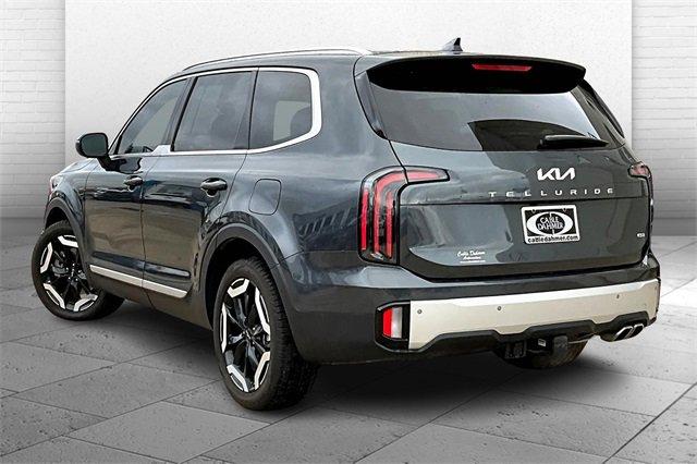 2024 Kia Telluride Vehicle Photo in TOPEKA, KS 66609-0000