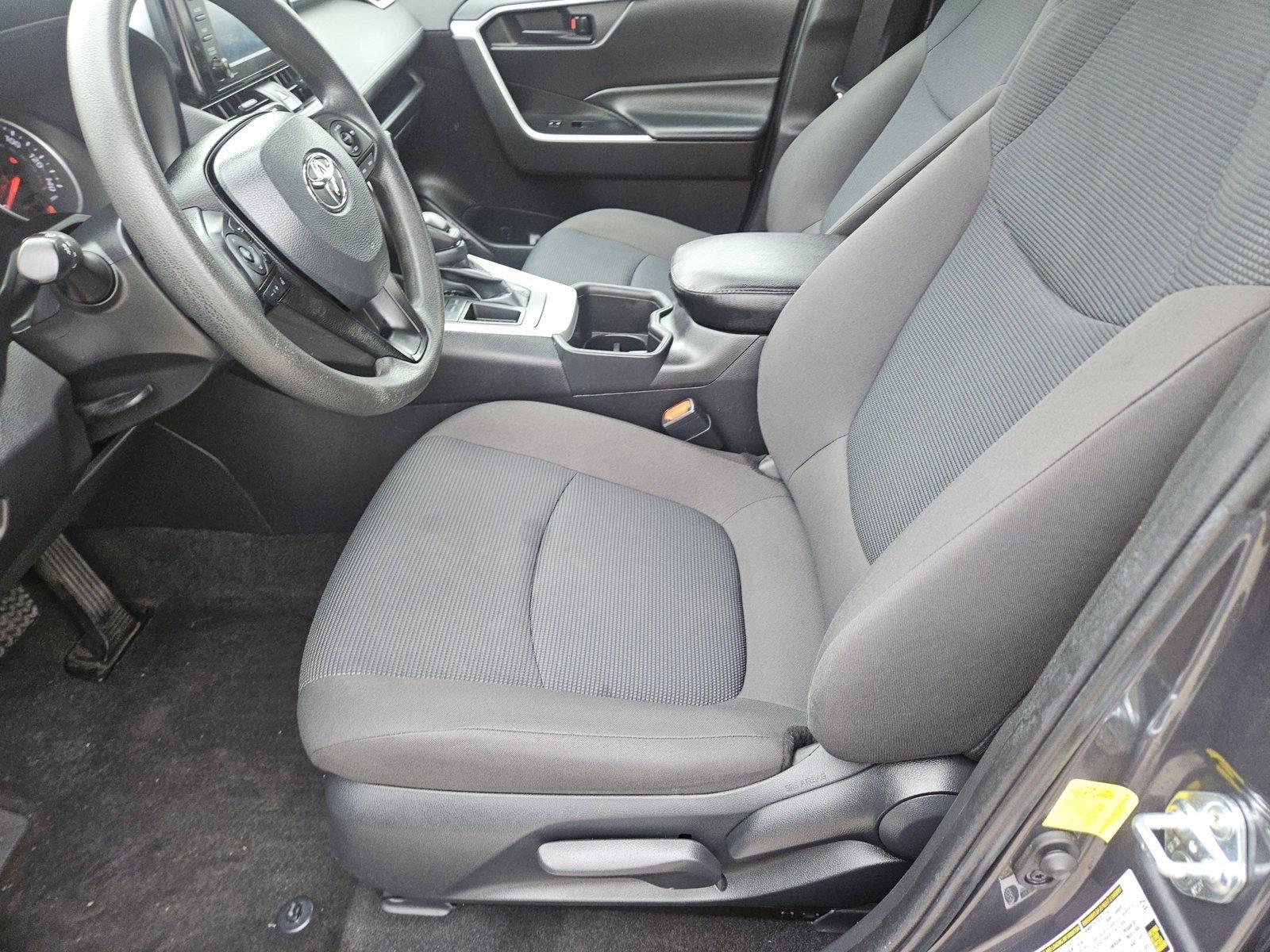 2022 Toyota RAV4 Vehicle Photo in NORTH RICHLAND HILLS, TX 76180-7199