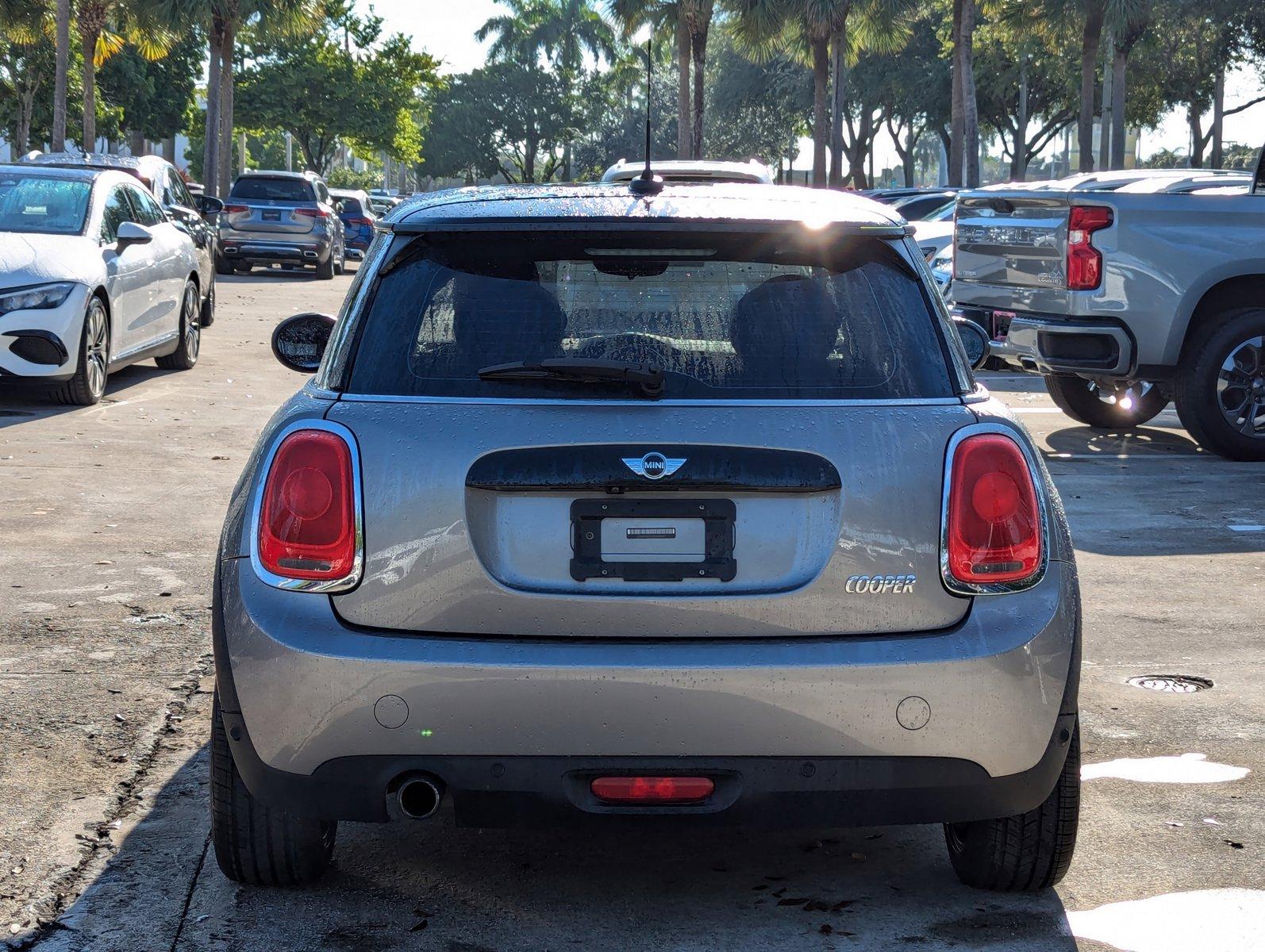 2018 MINI Cooper Hardtop 2 Door Vehicle Photo in Pembroke Pines , FL 33084