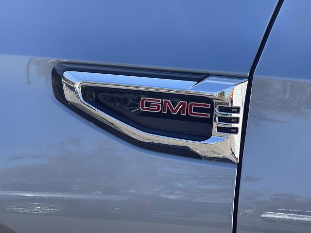 2025 GMC Yukon XL Vehicle Photo in TURLOCK, CA 95380-4918