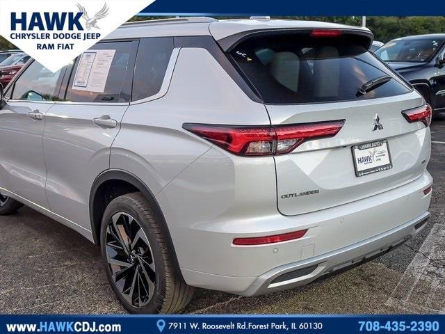 2023 Mitsubishi Outlander Vehicle Photo in Saint Charles, IL 60174