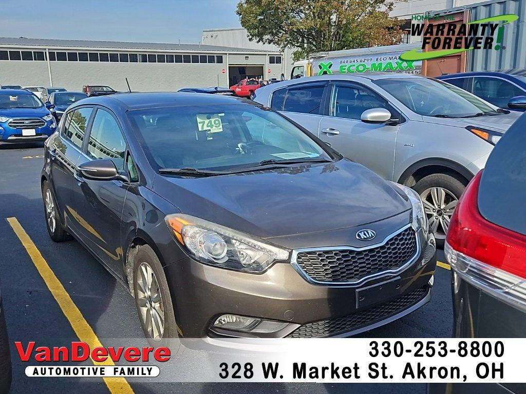 2015 Kia Forte 5-Door Vehicle Photo in AKRON, OH 44303-2185