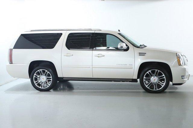 2012 Cadillac Escalade ESV Vehicle Photo in BEACHWOOD, OH 44122-4298