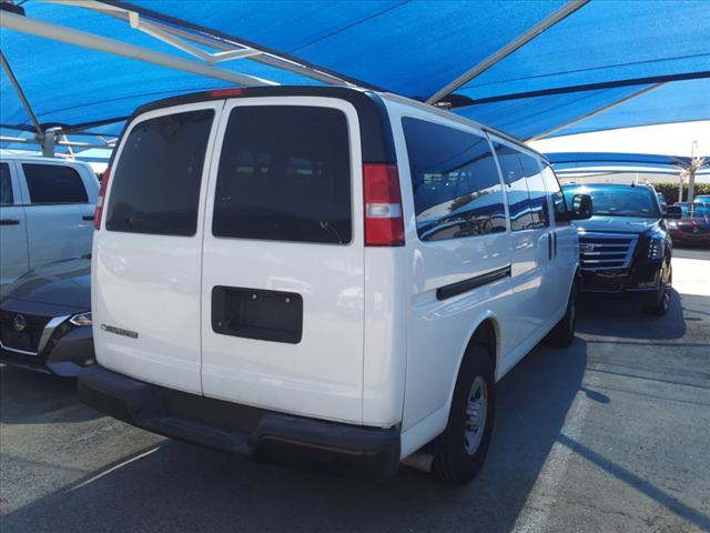 2020 Chevrolet Express Passenger Vehicle Photo in Denton, TX 76205