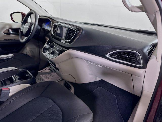 2018 Chrysler Pacifica Vehicle Photo in Doylsetown, PA 18901