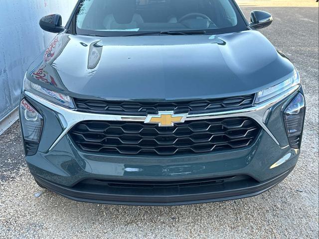 2025 Chevrolet Trax Vehicle Photo in DUNN, NC 28334-8900