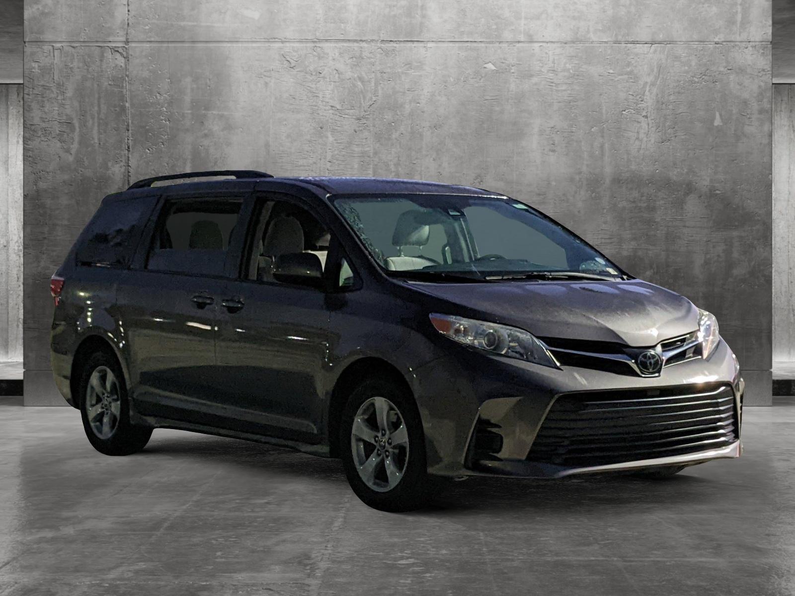 2020 Toyota Sienna Vehicle Photo in Davie, FL 33331