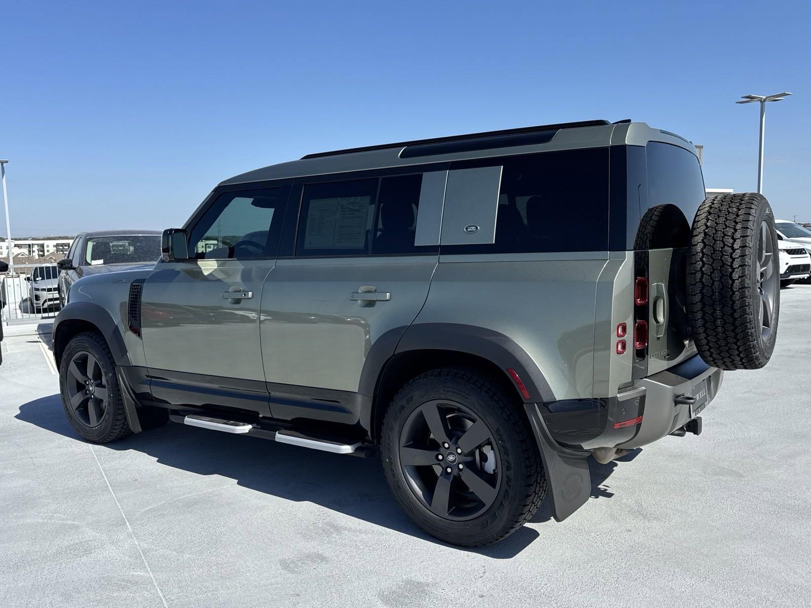 2022 Defender Vehicle Photo in AUSTIN, TX 78717