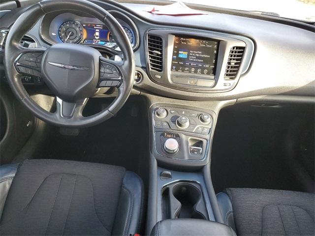 2015 Chrysler 200 Vehicle Photo in GRAND BLANC, MI 48439-8139