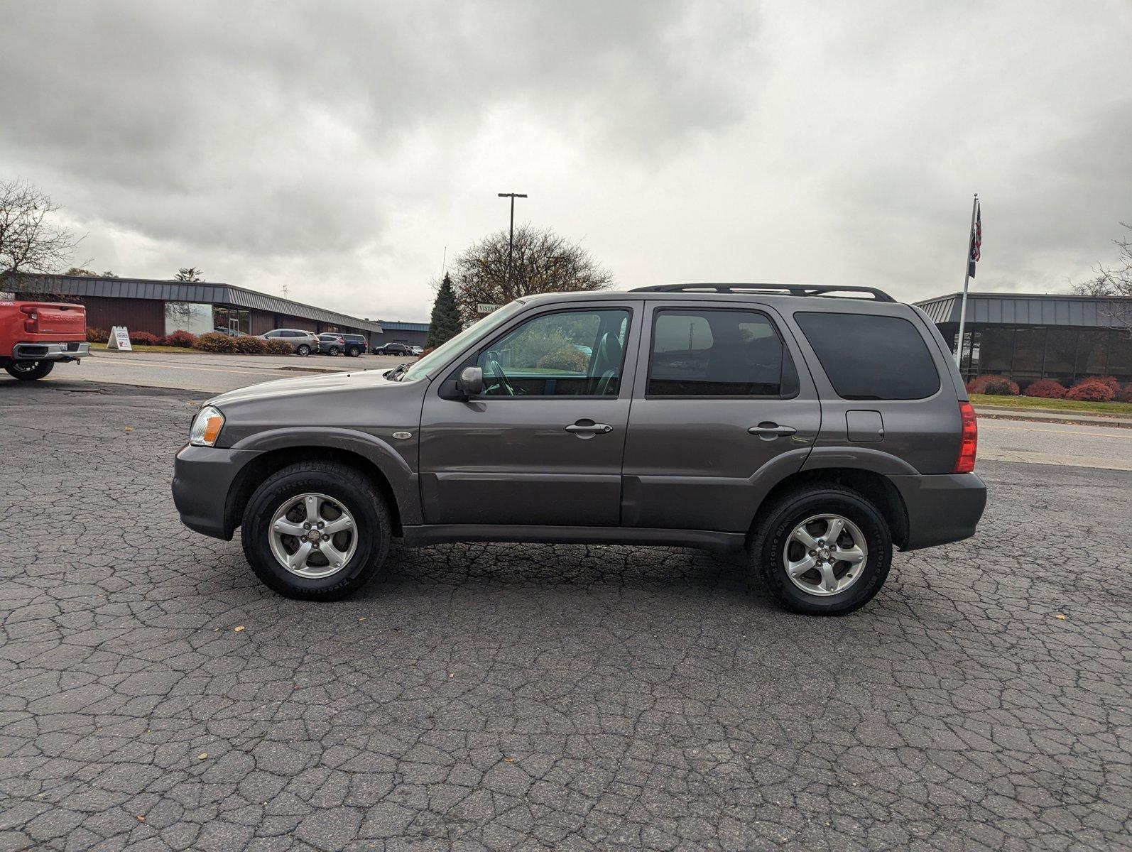 2005 Mazda Tribute Vehicle Photo in Spokane Valley, WA 99206