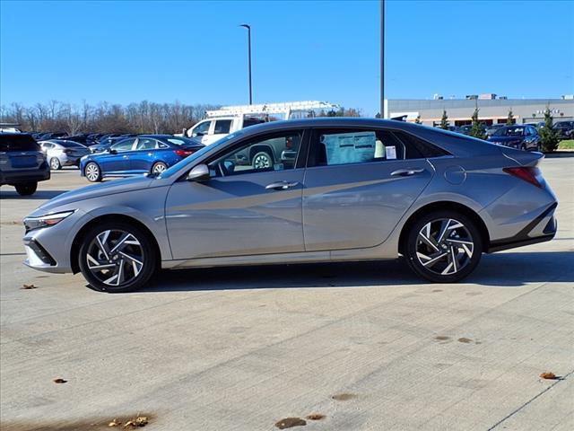 2025 Hyundai ELANTRA Vehicle Photo in Peoria, IL 61615