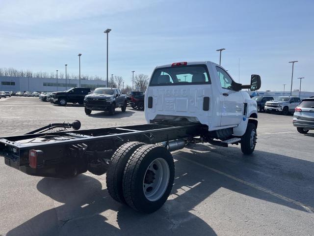 2023 Chevrolet Silverado 5500 HD Vehicle Photo in GREEN BAY, WI 54302-3701