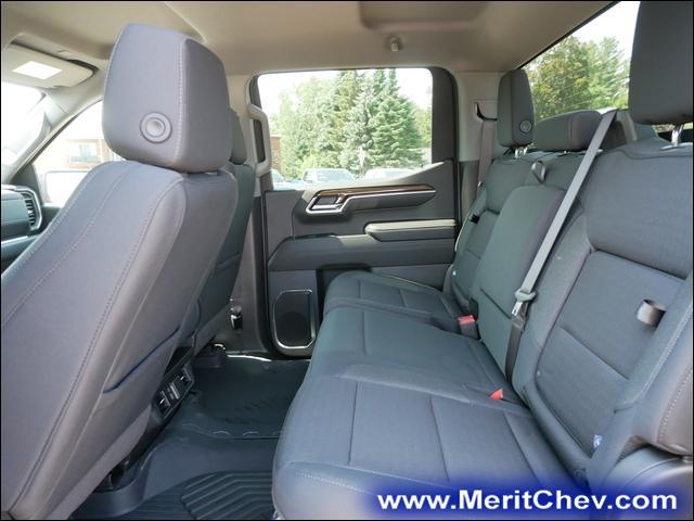 2024 Chevrolet Silverado 1500 Vehicle Photo in MAPLEWOOD, MN 55119-4794