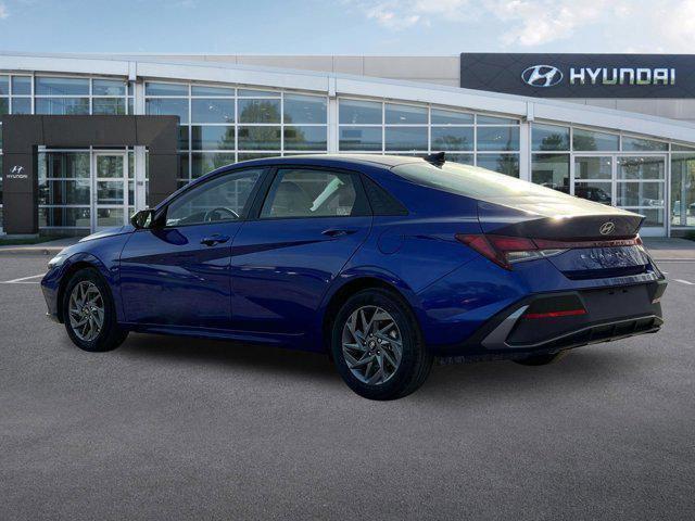 2024 Hyundai ELANTRA Vehicle Photo in O'Fallon, IL 62269