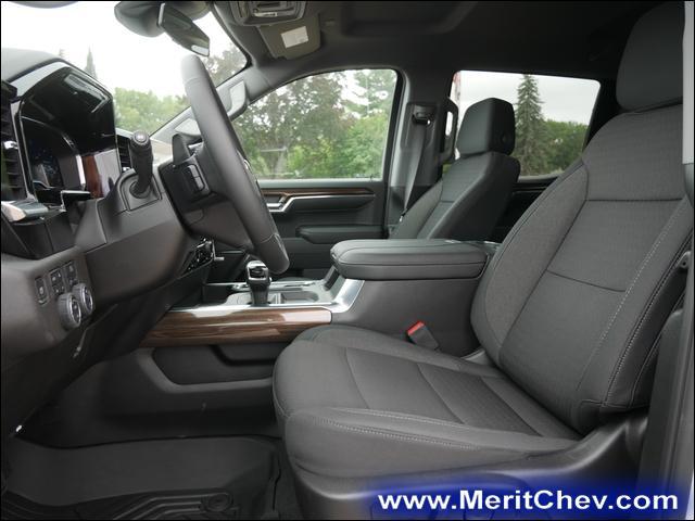 2024 Chevrolet Silverado 1500 Vehicle Photo in MAPLEWOOD, MN 55119-4794