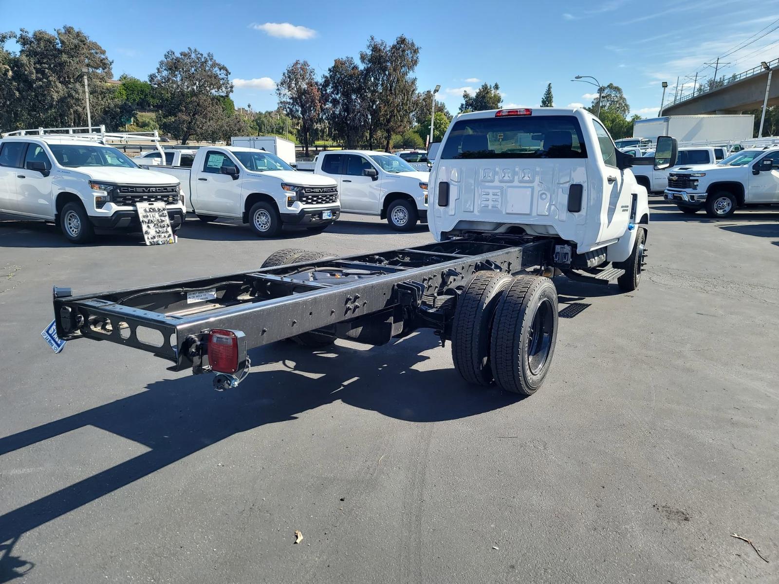 2023 Chevrolet Silverado Chassis Cab Vehicle Photo in LA MESA, CA 91942-8211