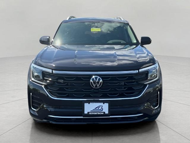 2024 Volkswagen Atlas Vehicle Photo in Oshkosh, WI 54904