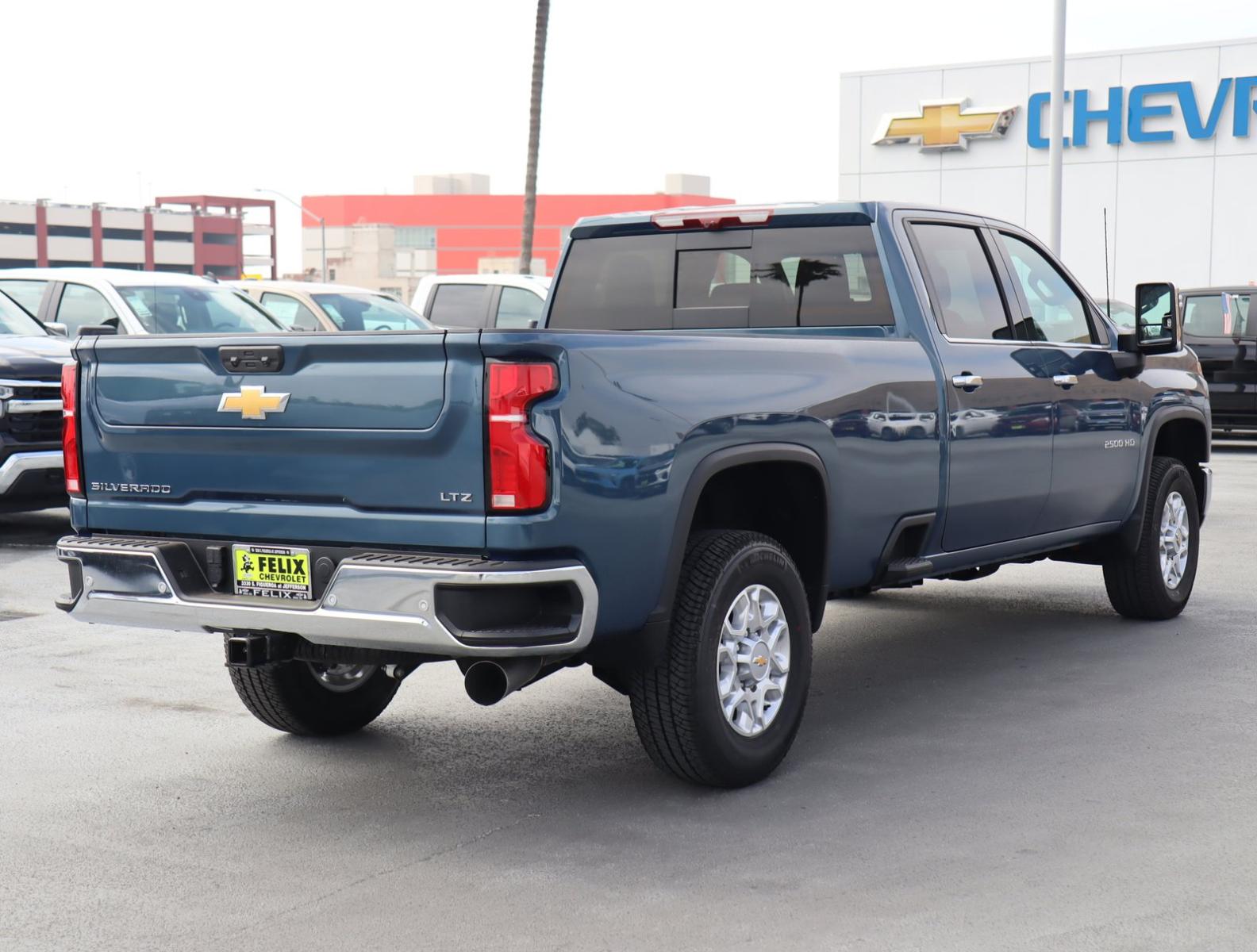 2025 Chevrolet Silverado 2500 HD Vehicle Photo in LOS ANGELES, CA 90007-3794