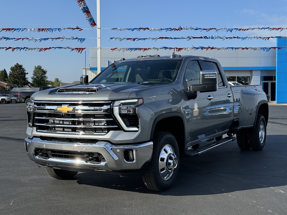 2025 Chevrolet Silverado 3500 HD Vehicle Photo in BOONVILLE, IN 47601-9633