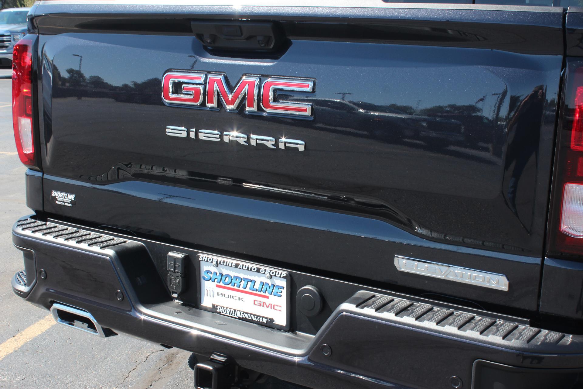 2025 GMC Sierra 1500 Vehicle Photo in AURORA, CO 80012-4011