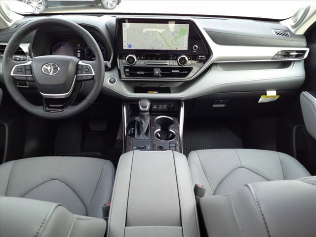 2024 Toyota Highlander Vehicle Photo in HENDERSON, NC 27536-2966