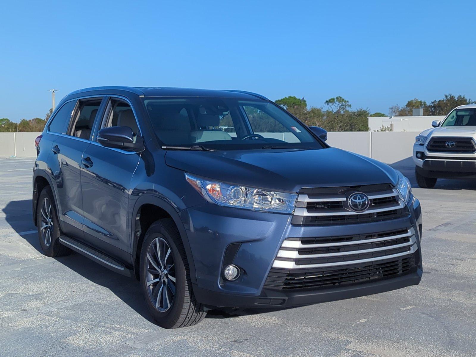 2019 Toyota Highlander Vehicle Photo in Ft. Myers, FL 33907