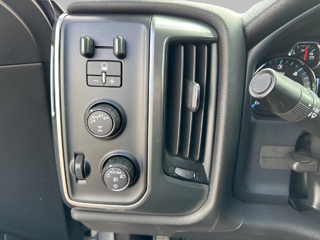 2019 Chevrolet Silverado 1500 LD Vehicle Photo in MANITOWOC, WI 54220-5838