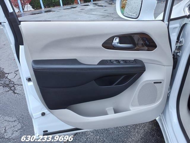 2022 Chrysler Pacifica Vehicle Photo in Saint Charles, IL 60174