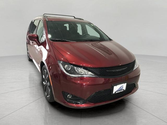 2018 Chrysler Pacifica Vehicle Photo in GREEN BAY, WI 54303-3330