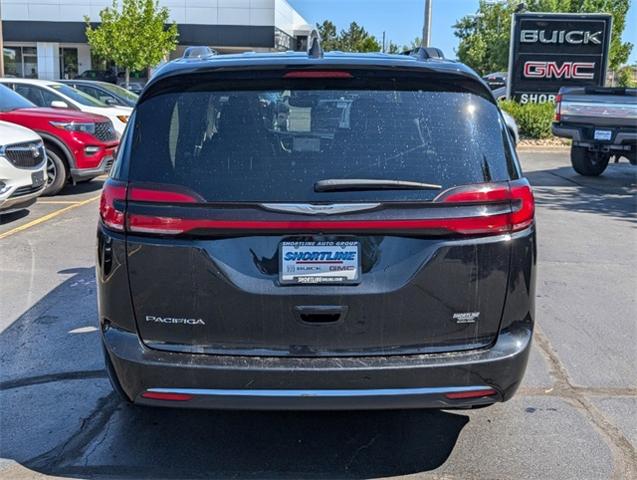 2022 Chrysler Pacifica Vehicle Photo in AURORA, CO 80012-4011