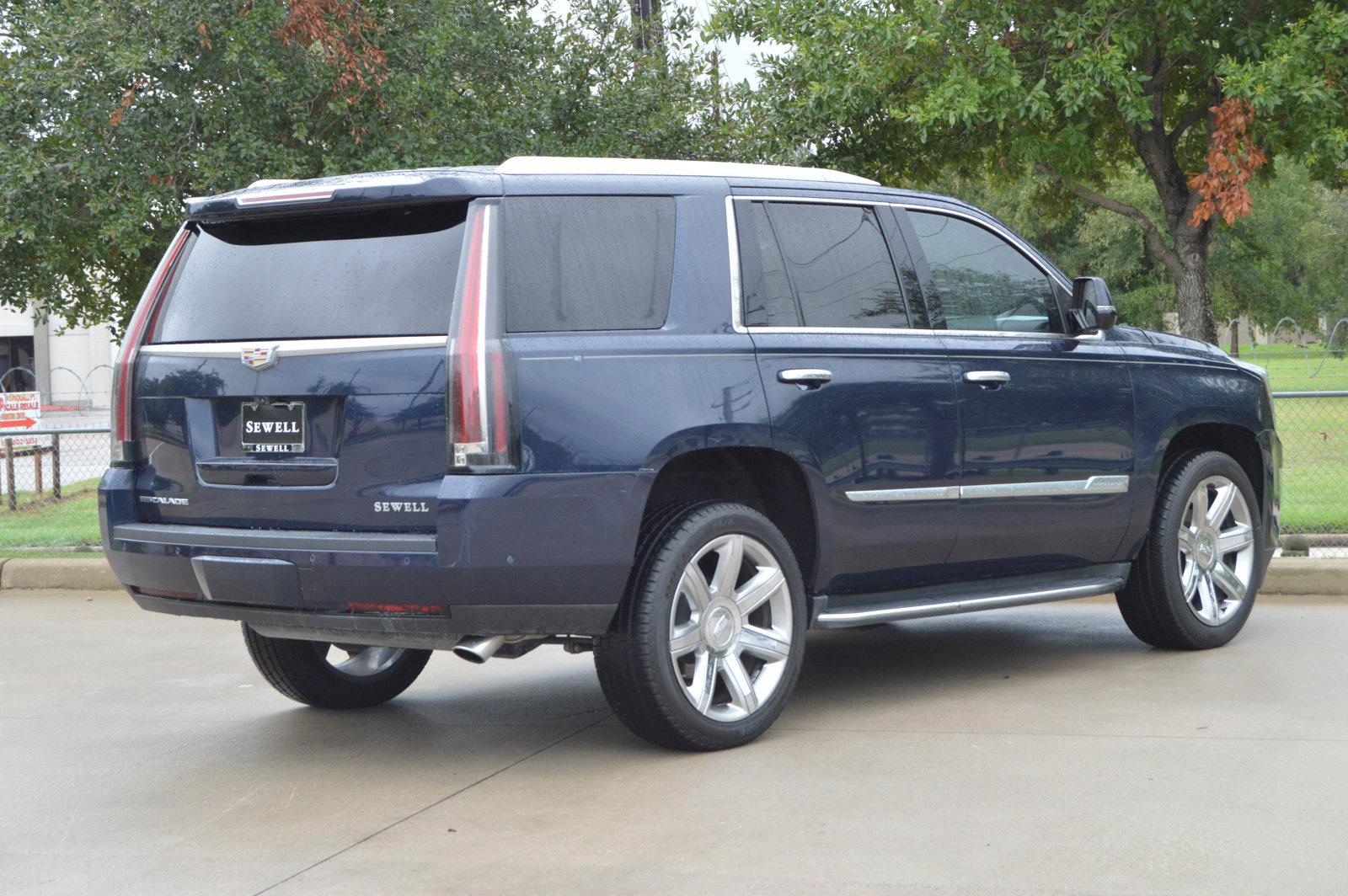 2017 Cadillac Escalade Vehicle Photo in Houston, TX 77090