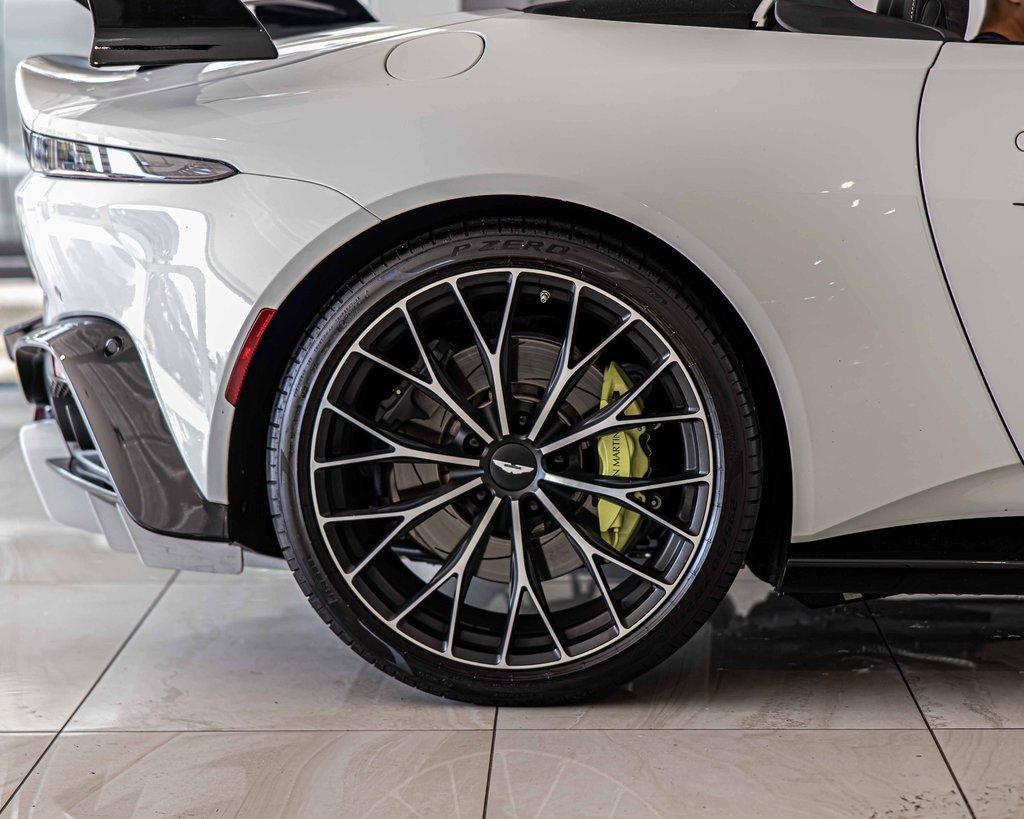 2023 Aston Martin Vantage Vehicle Photo in Saint Charles, IL 60174