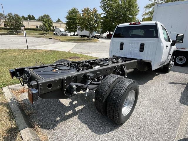 2024 Chevrolet Silverado 3500 HD Chassis Cab Vehicle Photo in ALCOA, TN 37701-3235