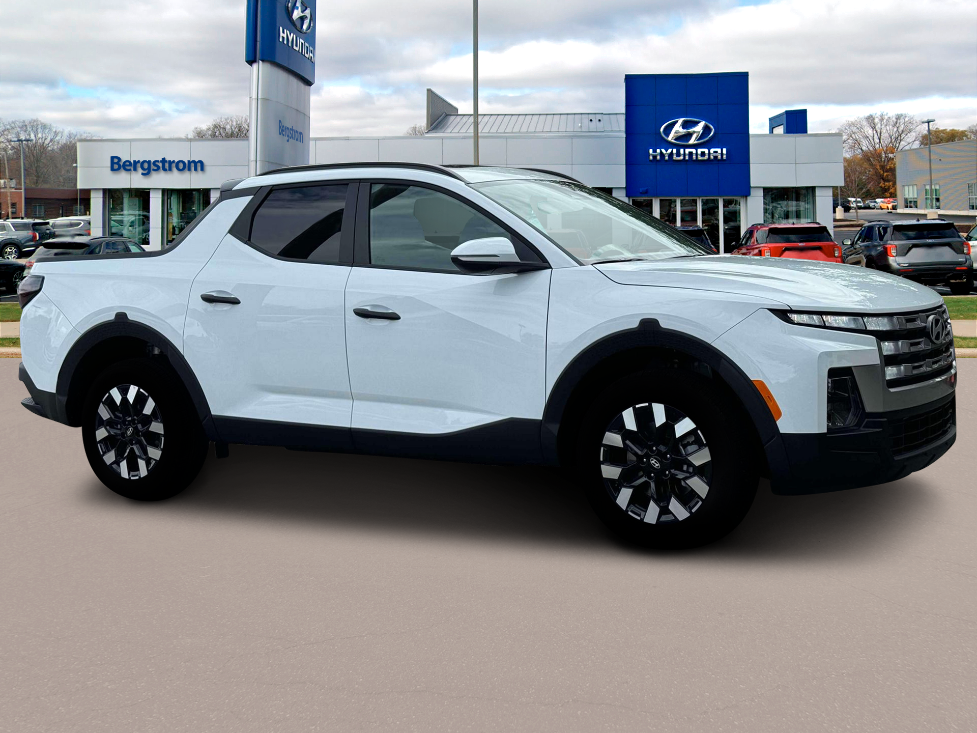 2025 Hyundai SANTA CRUZ Vehicle Photo in Green Bay, WI 54304