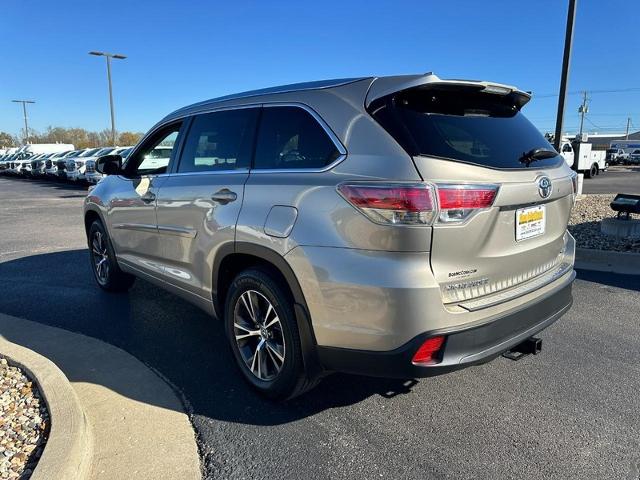 2016 Toyota Highlander Vehicle Photo in COLUMBIA, MO 65203-3903