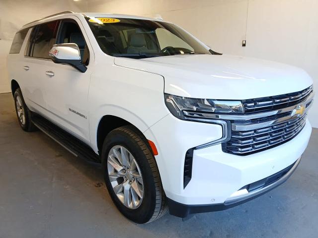 2023 Chevrolet Suburban Vehicle Photo in RED SPRINGS, NC 28377-1640