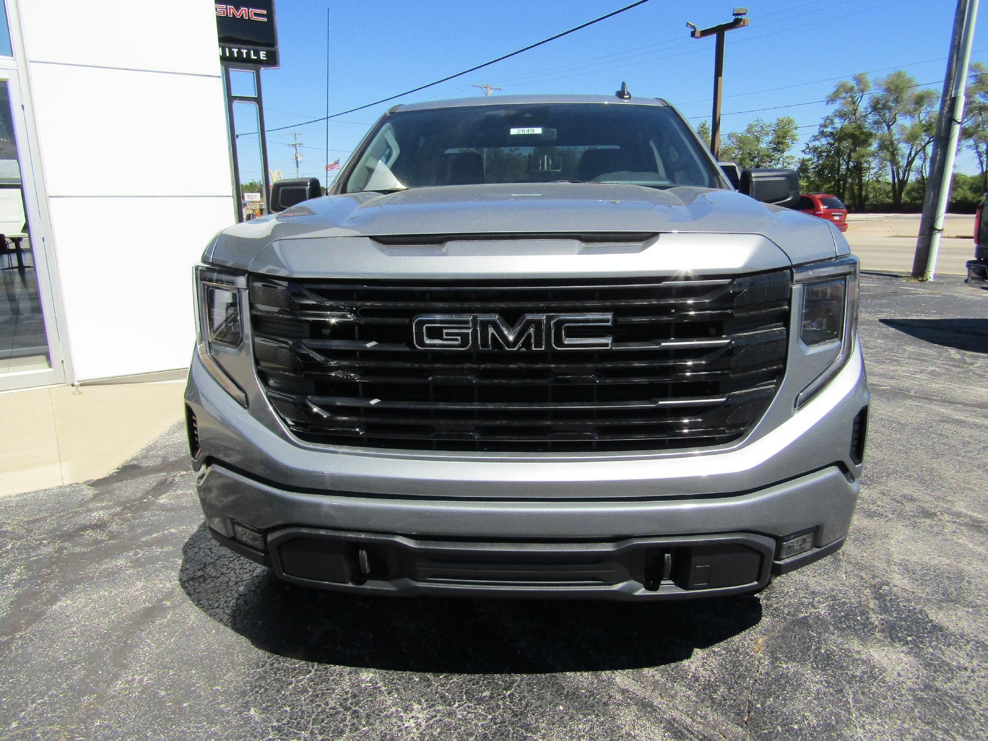 2024 GMC Sierra 1500 Vehicle Photo in GREENVILLE, OH 45331-1026