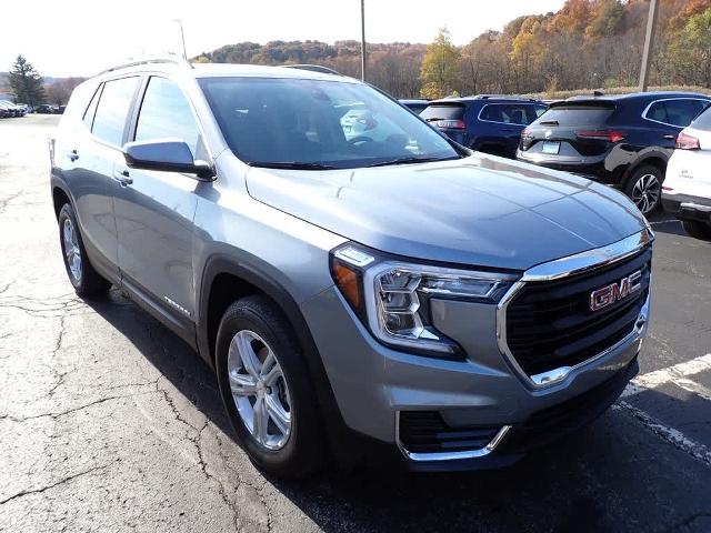 2024 GMC Terrain Vehicle Photo in ZELIENOPLE, PA 16063-2910