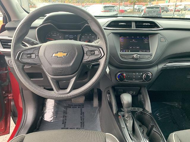 2021 Chevrolet Trailblazer Vehicle Photo in MOON TOWNSHIP, PA 15108-2571