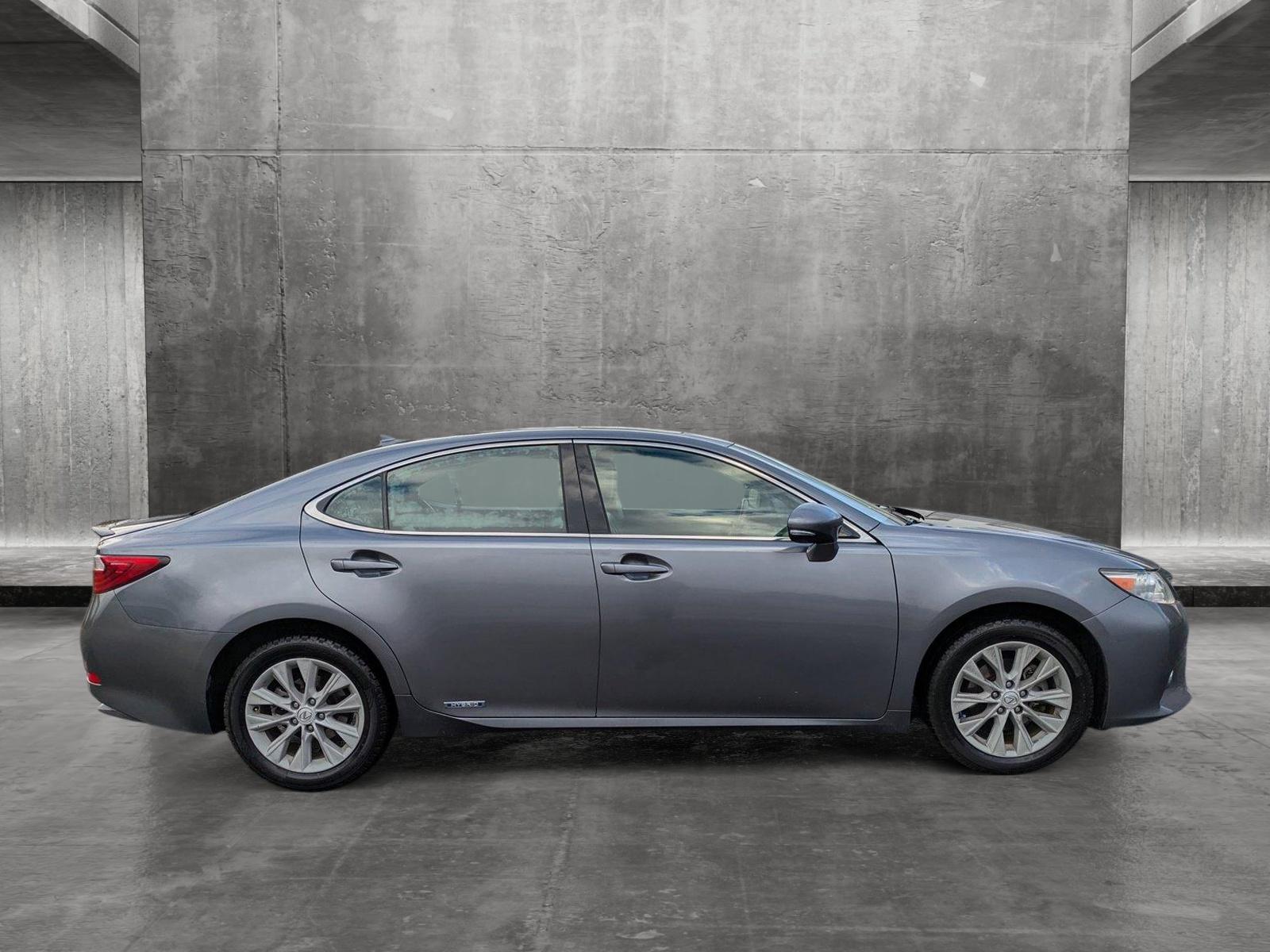 2013 Lexus ES 300h Vehicle Photo in Spokane Valley, WA 99212