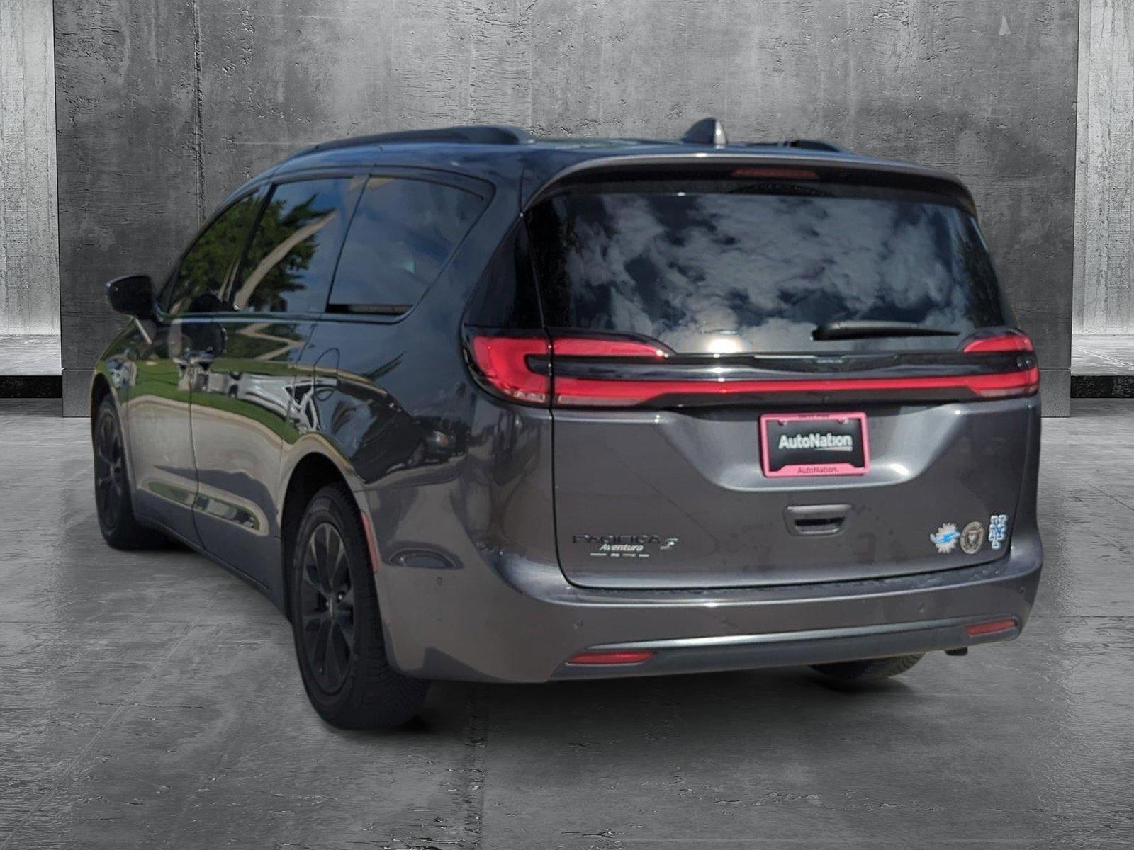 2021 Chrysler Pacifica Vehicle Photo in Pembroke Pines, FL 33027