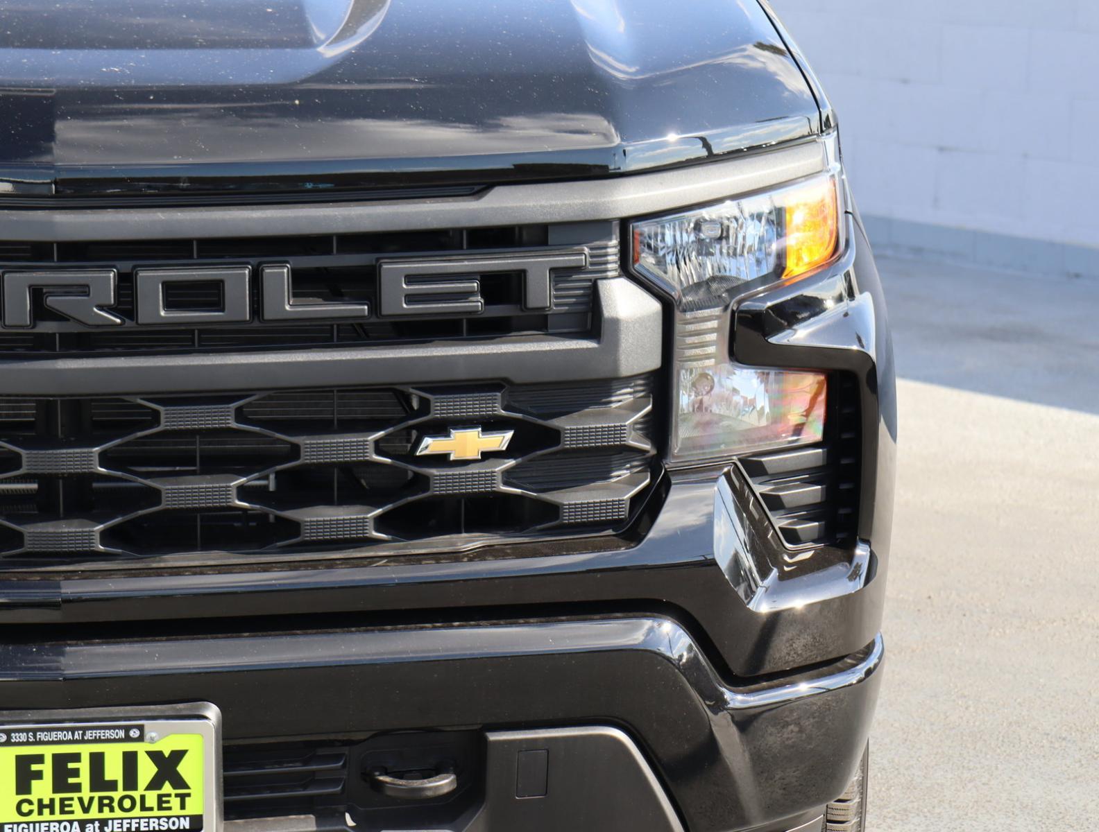 2025 Chevrolet Silverado 1500 Vehicle Photo in LOS ANGELES, CA 90007-3794