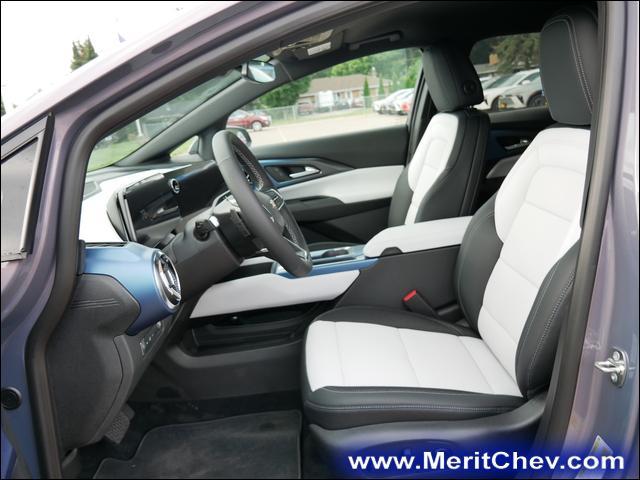 2024 Chevrolet Equinox EV Vehicle Photo in MAPLEWOOD, MN 55119-4794