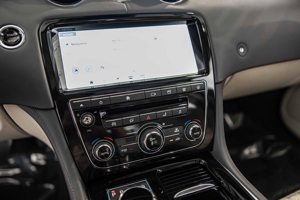 2019 Jaguar XJ Vehicle Photo in Plainfield, IL 60586