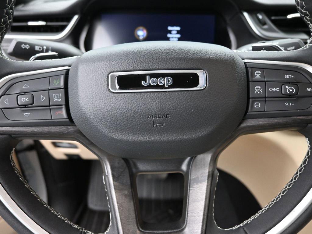 2023 Jeep Grand Cherokee Vehicle Photo in Cedar Rapids, IA 52402