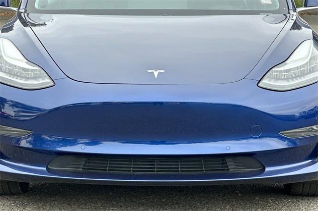 2018 Tesla Model 3 Vehicle Photo in ELK GROVE, CA 95757-8703