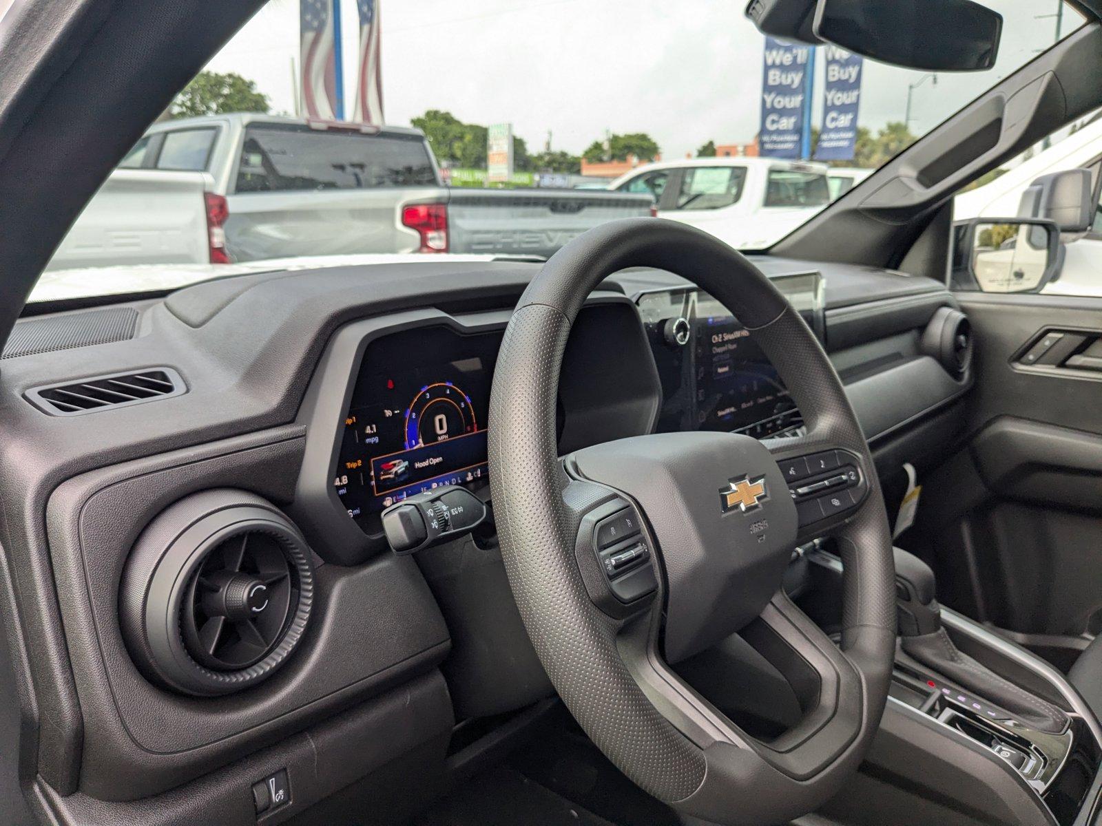 2024 Chevrolet Colorado Vehicle Photo in MIAMI, FL 33134-2699