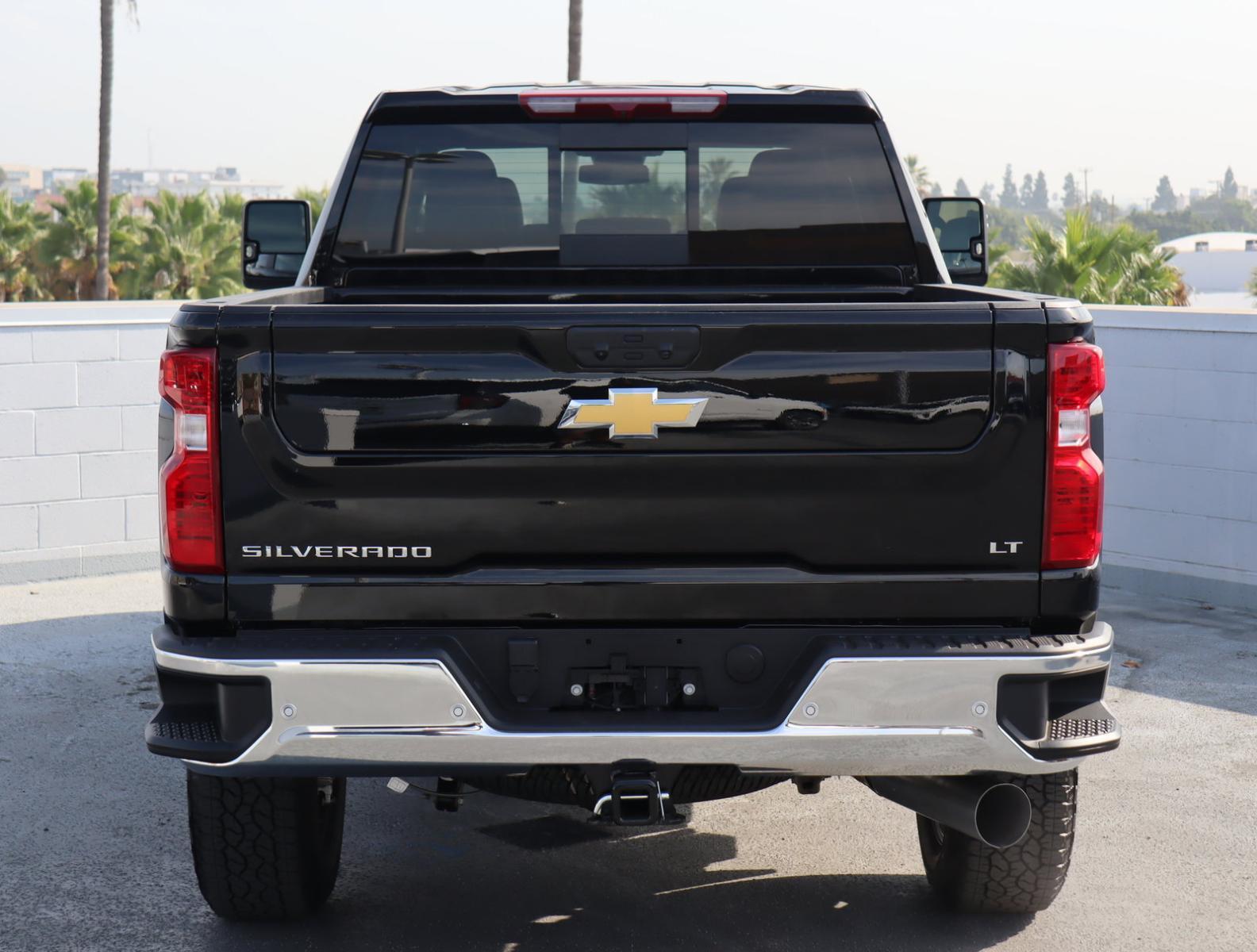 2025 Chevrolet Silverado 2500 HD Vehicle Photo in LOS ANGELES, CA 90007-3794